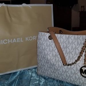 MK Purse